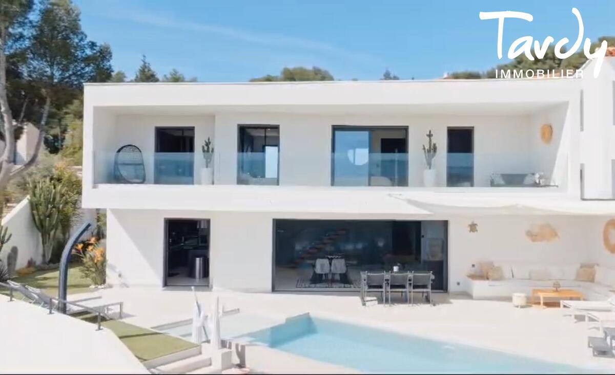 Contemporaine, vue mer panoramique, port  pieds - 83150 BANDOL - Bandol