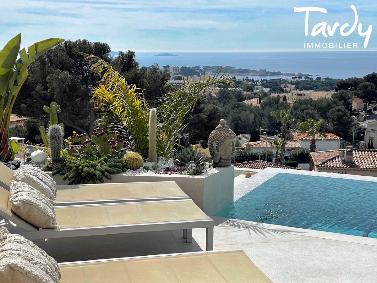 Contemporaine, vue mer panoramique, port  pieds - 83150 BANDOL - Bandol - BANDOL 83150 Villa contemporaine Vue mer