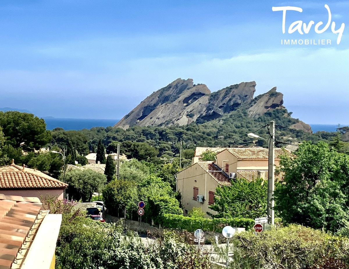 Vente villas de luxe vue mer et pieds dans l'eau Tardy Immobilier