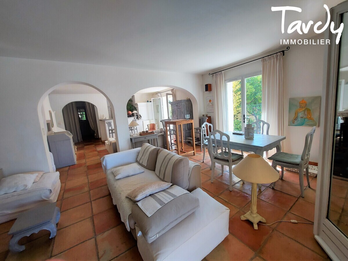 Bastide contemporaine - village  pied - 84160 LOURMARIN - Lourmarin - Lourmarin Real Estate