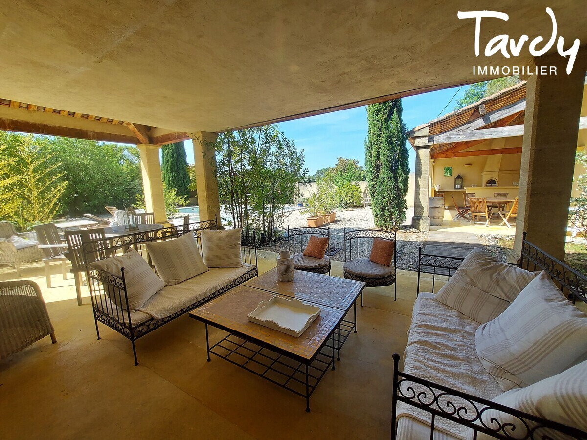 Bastide contemporaine - village  pied - 84160 LOURMARIN - Lourmarin - Lourmarin  achat maison