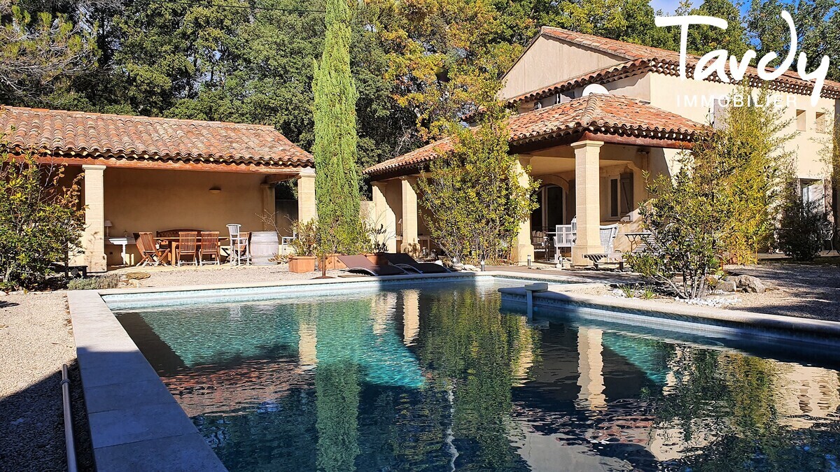 Bastide contemporaine - village  pied - 84160 LOURMARIN - Lourmarin - Lourmarin achat maison