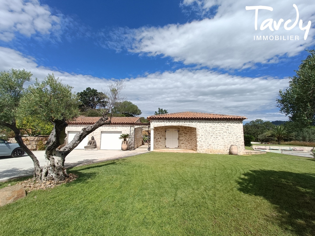 Grande Maison Familiale avec piscine  83230 BORMES LES MIMOSAS  - Bormes-les-Mimosas - Villa Cap Bnat Bormes les Mimosas Vue mer Grande Piscine Tardy Immobilier