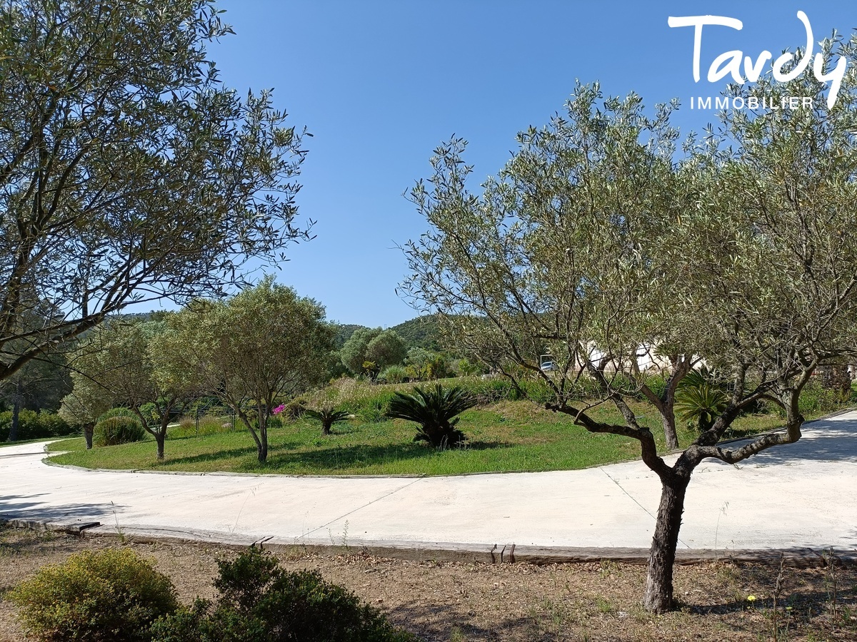 Grande Maison Familiale avec piscine  83230 BORMES LES MIMOSAS  - Bormes-les-Mimosas - Villa Cap Bnat Bormes les Mimosas Vue mer Grande Piscine Tardy Immobilier