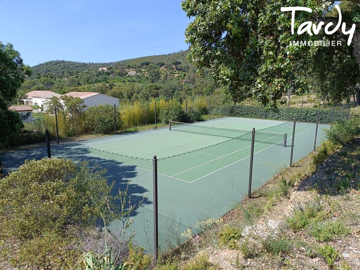 Grande Maison Familiale avec piscine  83230 BORMES LES MIMOSAS  - Bormes-les-Mimosas - Grande Villa familiale Bormes les Mimosas Vue mer Grande Piscine Tardy Immobilier