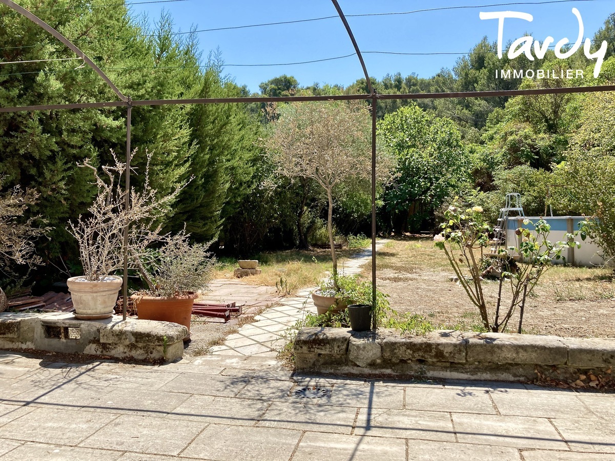 Maison de village proche de la gare TGV d'Avignon - 13570 BARBENTANE - Barbentane - MAISON DE VILLAGE AVEC JARDIN 13570 BARBENTANE