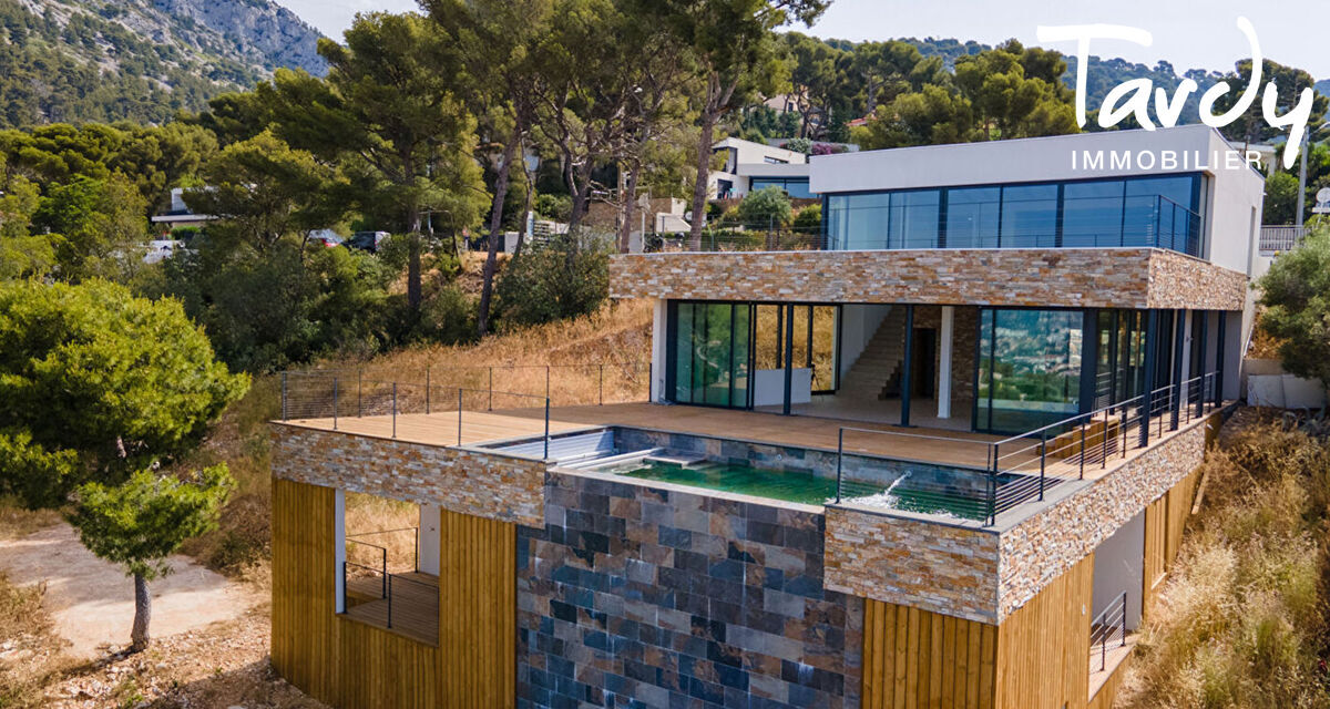 Villa récente contemporaine vue mer - 83200 TOULON - Toulon