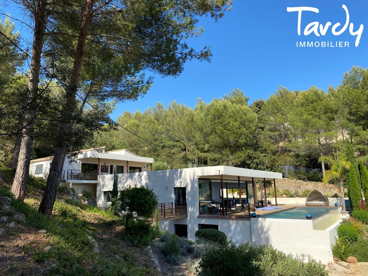 Villa d'architecte, vues mer et collines - 83150 BANDOL - Bandol - VUE DEGAGEE
