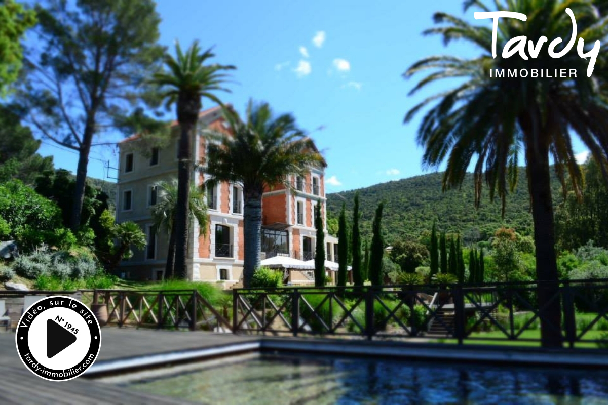 Chteau vue mer et collines, proche plages  83980 LE LAVANDOU - Le Lavandou - Chteau vue mer Piscine Le Lavandou Tardy Immobilier