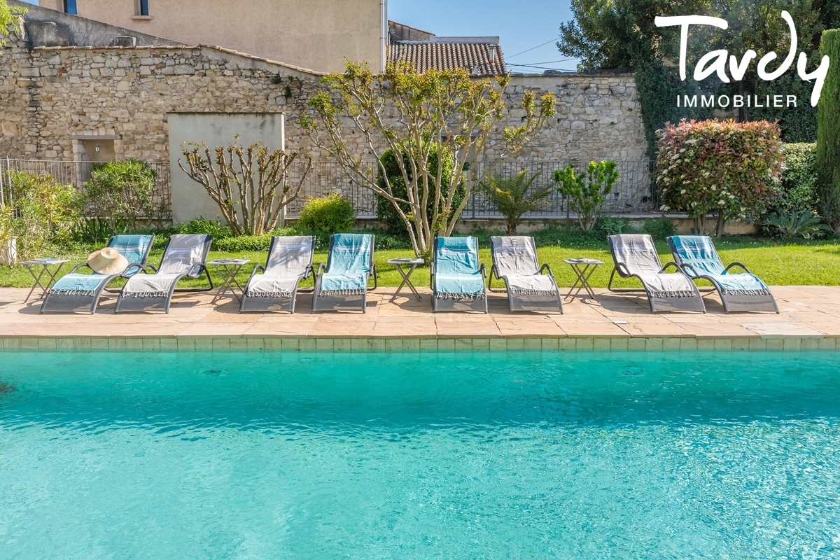 Htel particulier, centre historique - 30400 VILLENEUVE-LES-AVIGNON - Villeneuve-ls-Avignon - Maison de maitre Villeneuve les Avignon