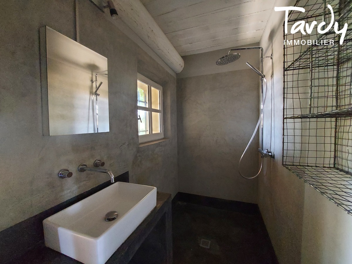 Mas en pierre avec maison d'amis - Charme de l'ancien - 84160 LOURMARIN - Vaugines