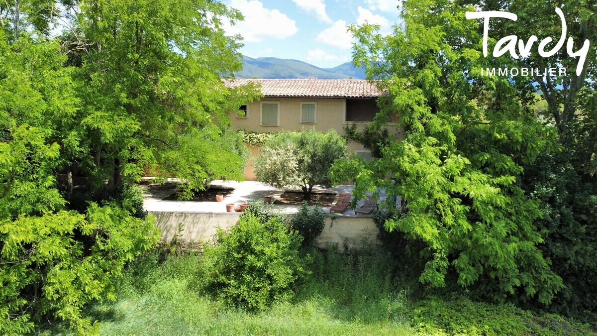 Mas en pierre avec maison d'amis - Charme de l'ancien - 84160 LOURMARIN - Vaugines
