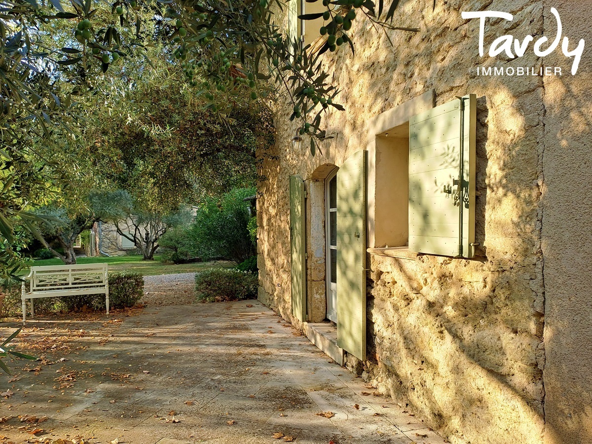 Mas en pierre avec maison d'amis - Charme de l'ancien - 84160 LOURMARIN - Vaugines - mas en pierre proche Lourmarin