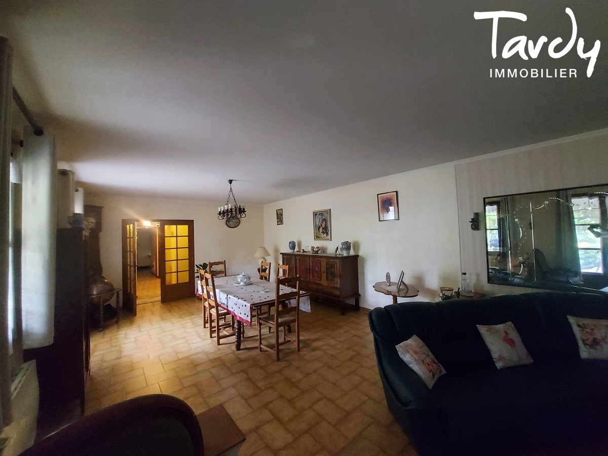 Proprit viticole - authentique mas ancien - 84120 MIRABEAU - Lourmarin