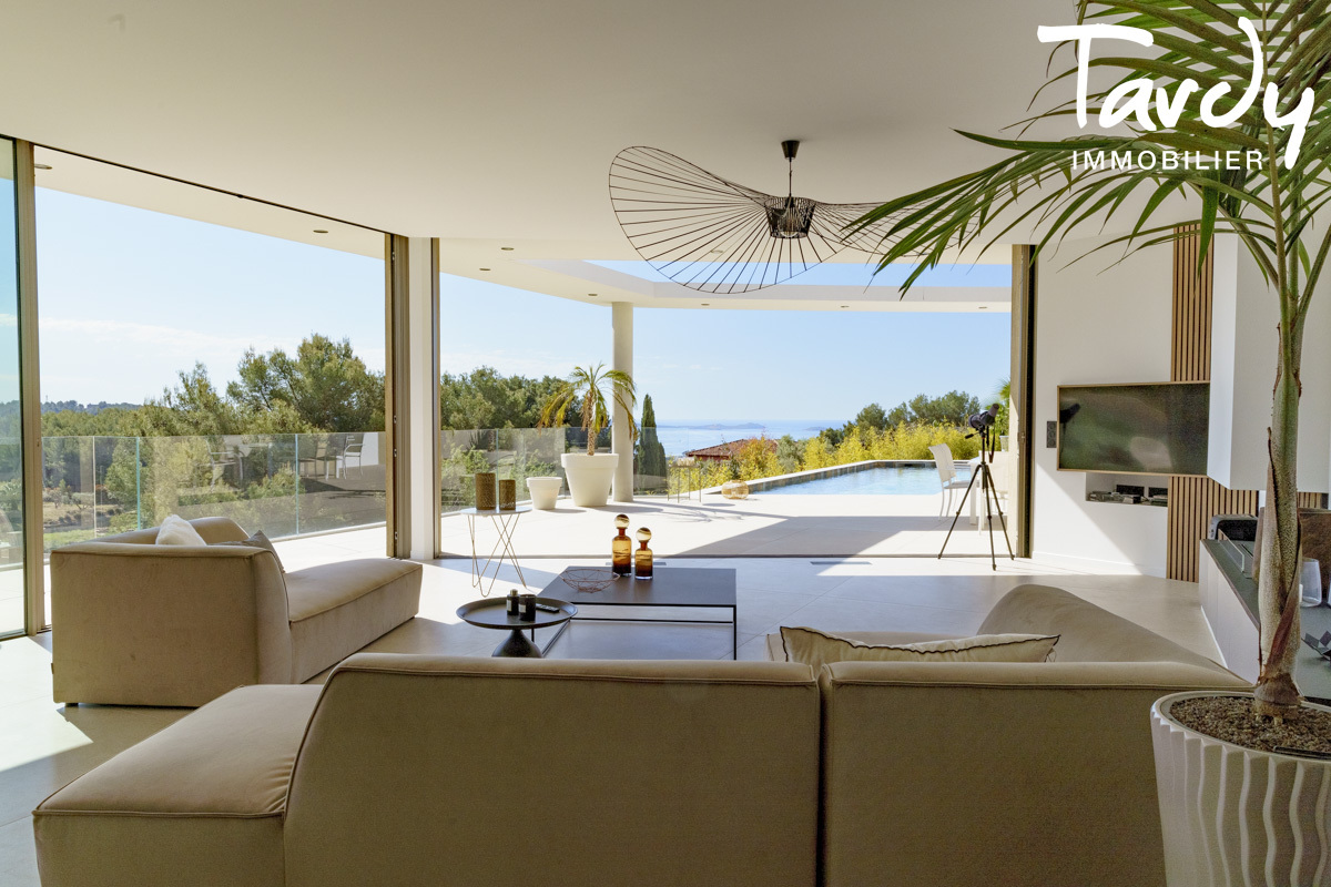 Ultra-contemporaine, vue mer, FNR - 83150 BANDOL - Bandol - Tardy villa vue mer bandol
