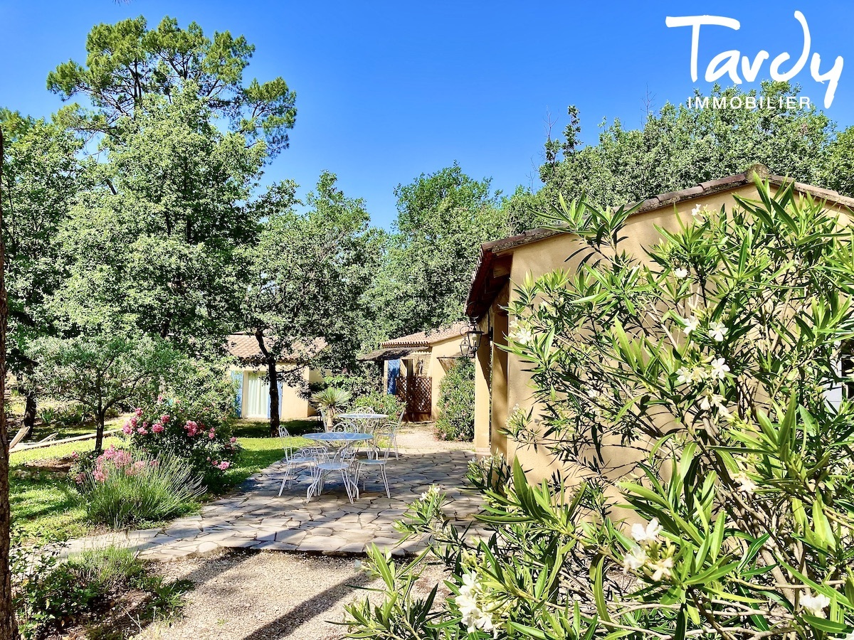 Maison avec dpendances dans le triangle d'or - 84220 ROUSSILLON - Goult - BELLE PROVENCALE TRIANGLE D'OR 84220 ROUSSILLON