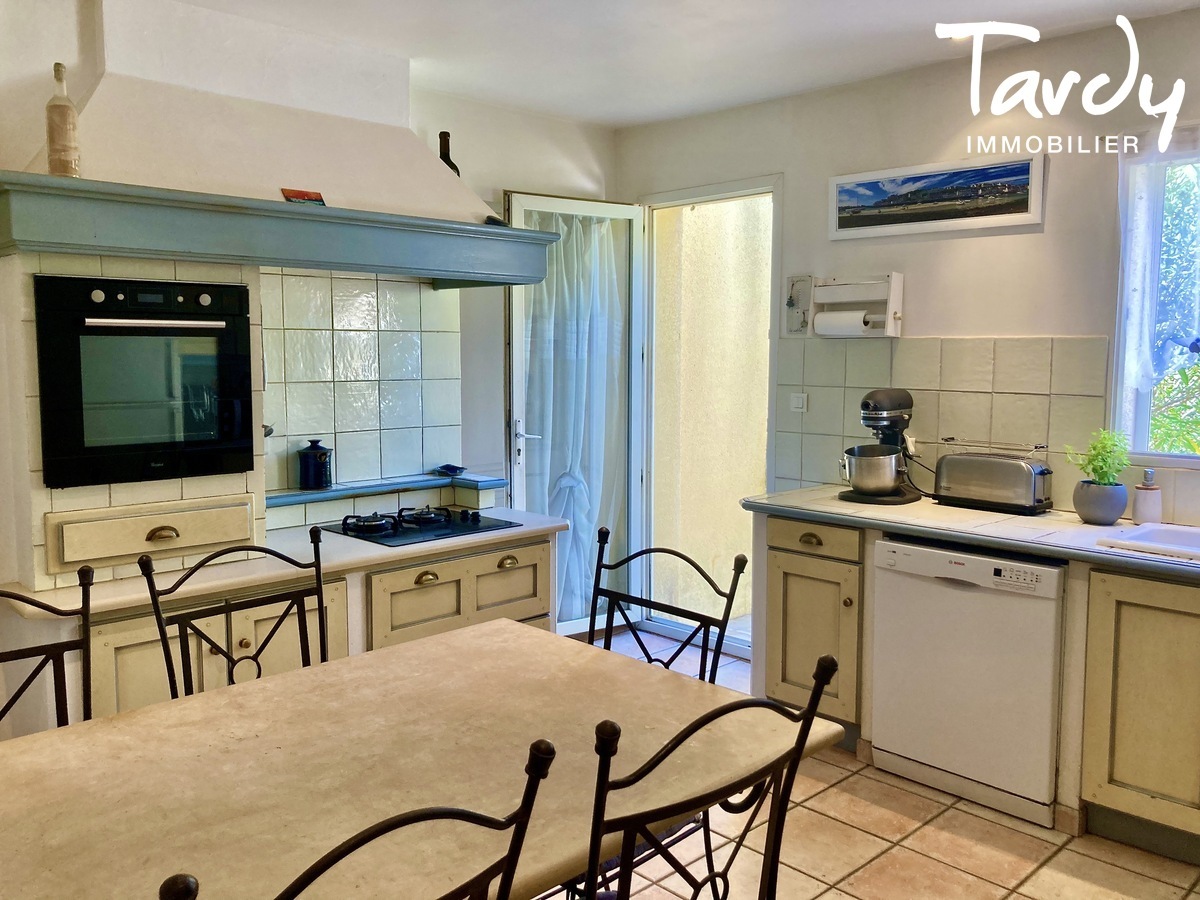 Maison avec dpendances dans le triangle d'or - 84220 ROUSSILLON - Goult - VUE DEGAGEE LUBERON 84220 ROUSSILLON