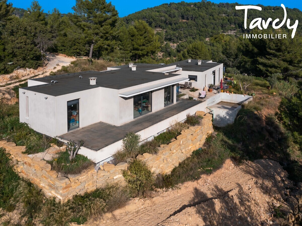 Villa californienne rcente de plain pied - 83150 BANDOL - Bandol - Villa contemporaine 83150 BANDOL TARDY Immobilier