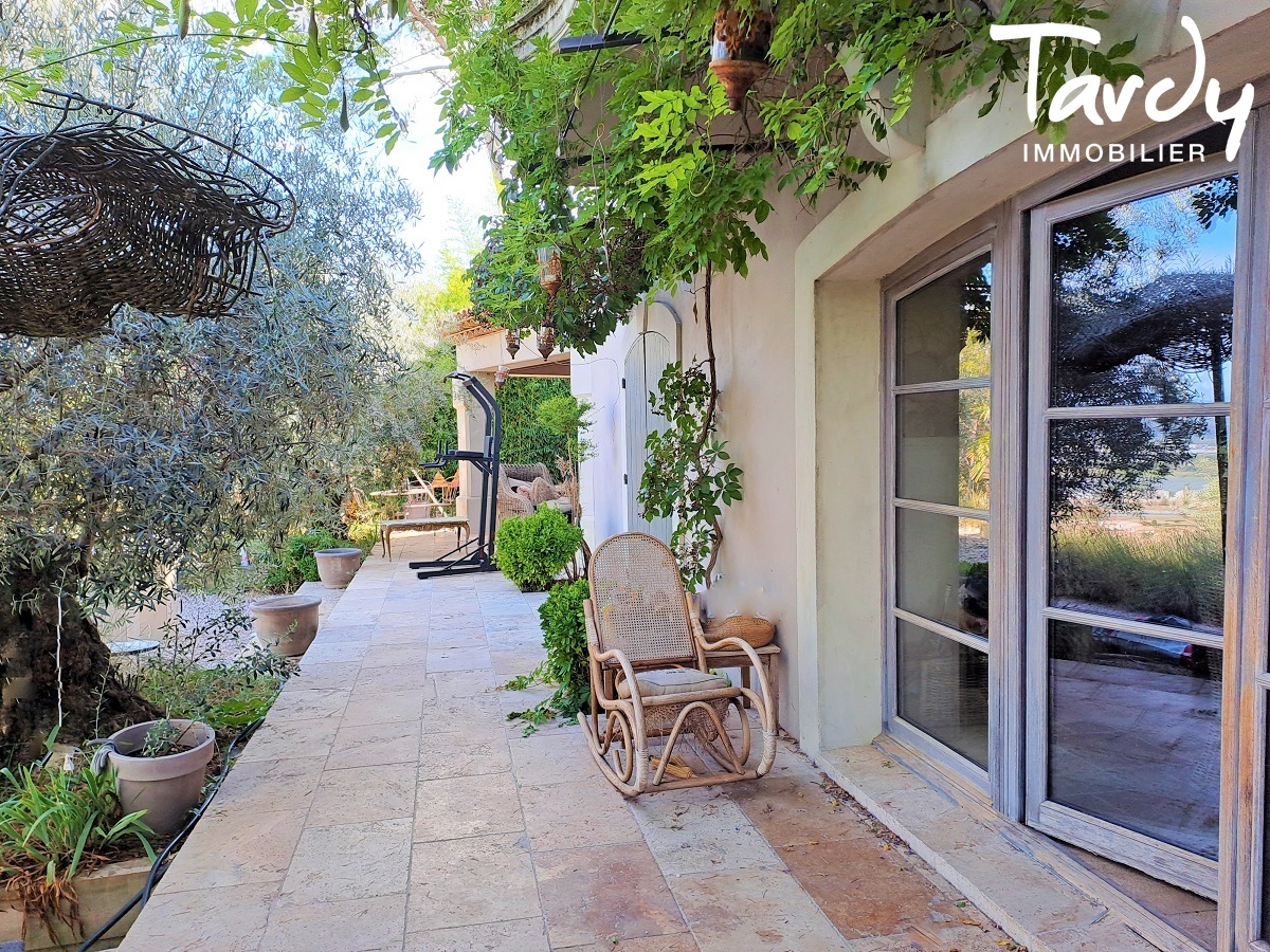 Bastide et maison d'amis - Vue  360  - 13 100 AIX EN PROVENCE - Aix-en-Provence - Tardy Immobilier - Bastide provenale AixEn Provence - immobilier de luxe
