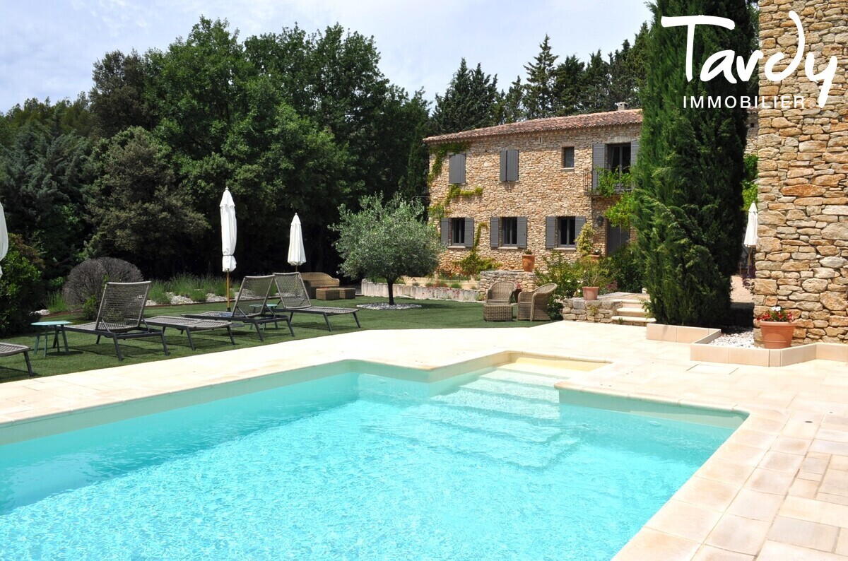 Mas en pierre au pied du Luberon - 84220 GORDES - Gordes - PROPRIETE DE CARACTERE LUBERON 84220 GORDES