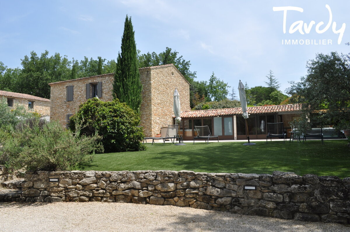 Mas en pierre au pied du Luberon - 84220 GORDES - Gordes - PROPRIETE AU COEUR DU LUBERON 84220 GORDES