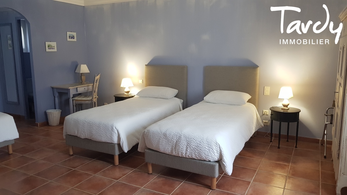 Mas en pierre au pied du Luberon - 84220 GORDES - Gordes - PROPRIETE DE CARACTERE LUBERON 84220 GORDES