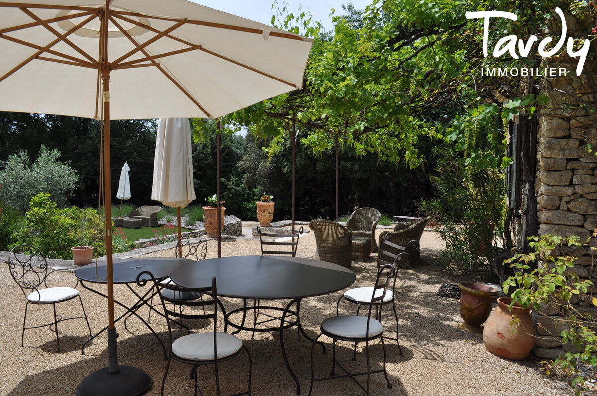 Mas en pierre au pied du Luberon - 84220 GORDES - Gordes - PROPRIETE AU COEUR DU LUBERON 84220 GORDES