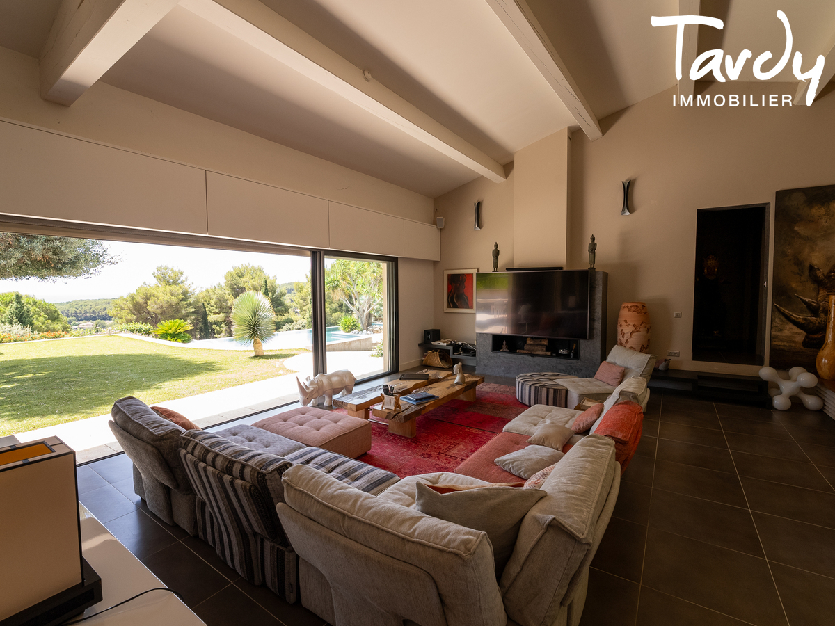 Villa plain pied, vue mer, terrain plat - 83110 SANARY-SUR-MER - Sanary-sur-Mer