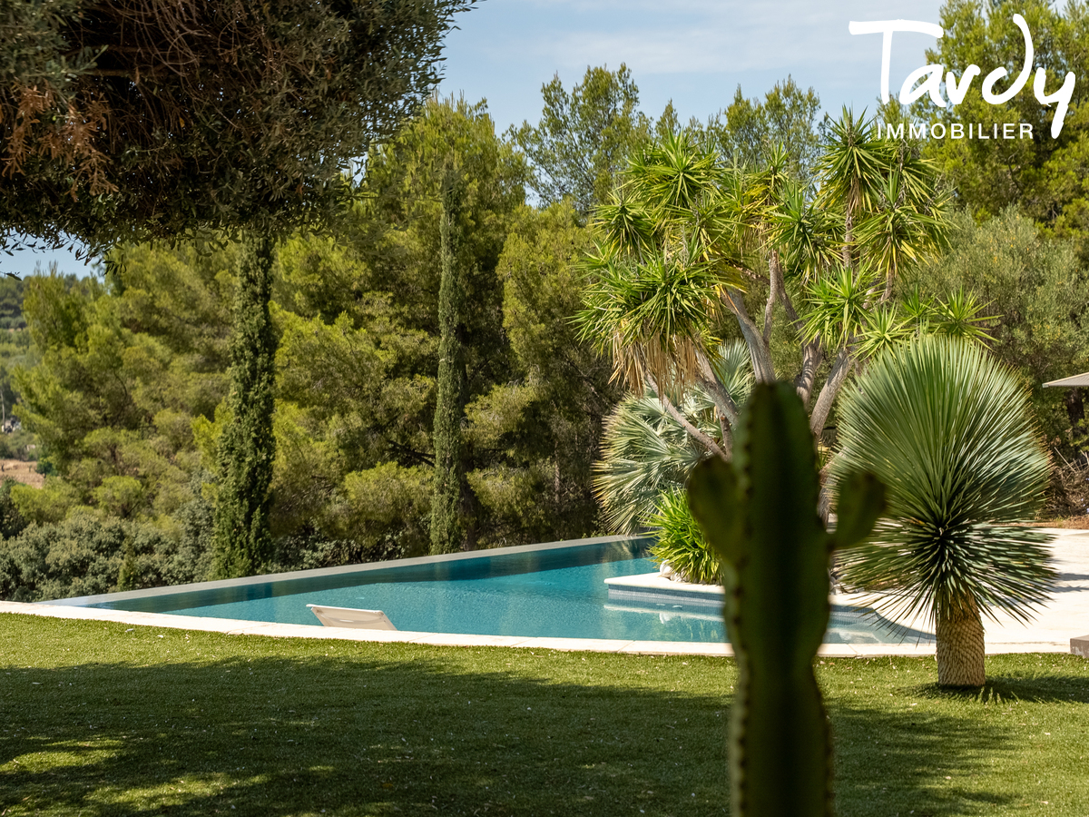 Villa plain pied, vue mer, terrain plat - 83110 SANARY-SUR-MER - Sanary-sur-Mer