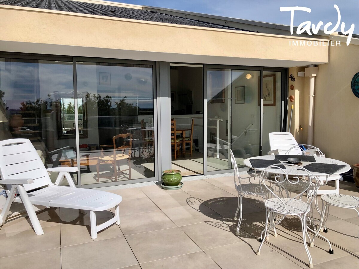 Appartement dernier tage - Vue Golf - 13090 AIX-EN-PROVENCE - Aix-en-Provence