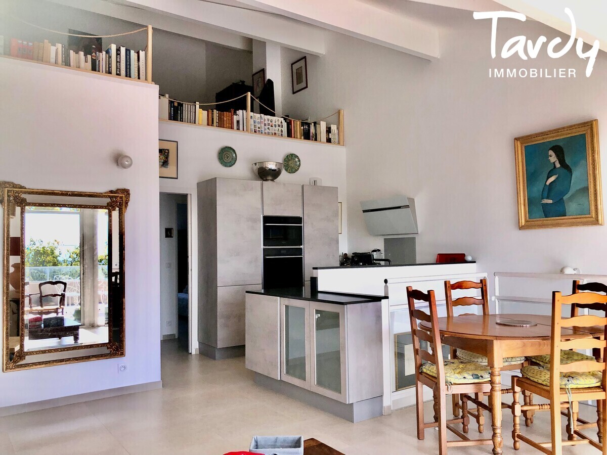 Appartement dernier tage - Vue Golf - 13090 AIX-EN-PROVENCE - Aix-en-Provence