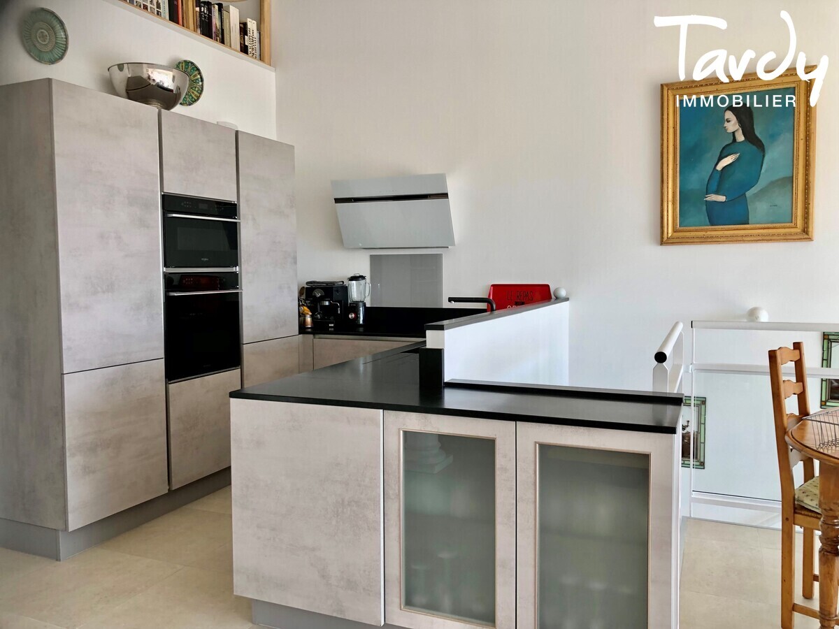 Appartement dernier tage - Vue Golf - 13090 AIX-EN-PROVENCE - Aix-en-Provence