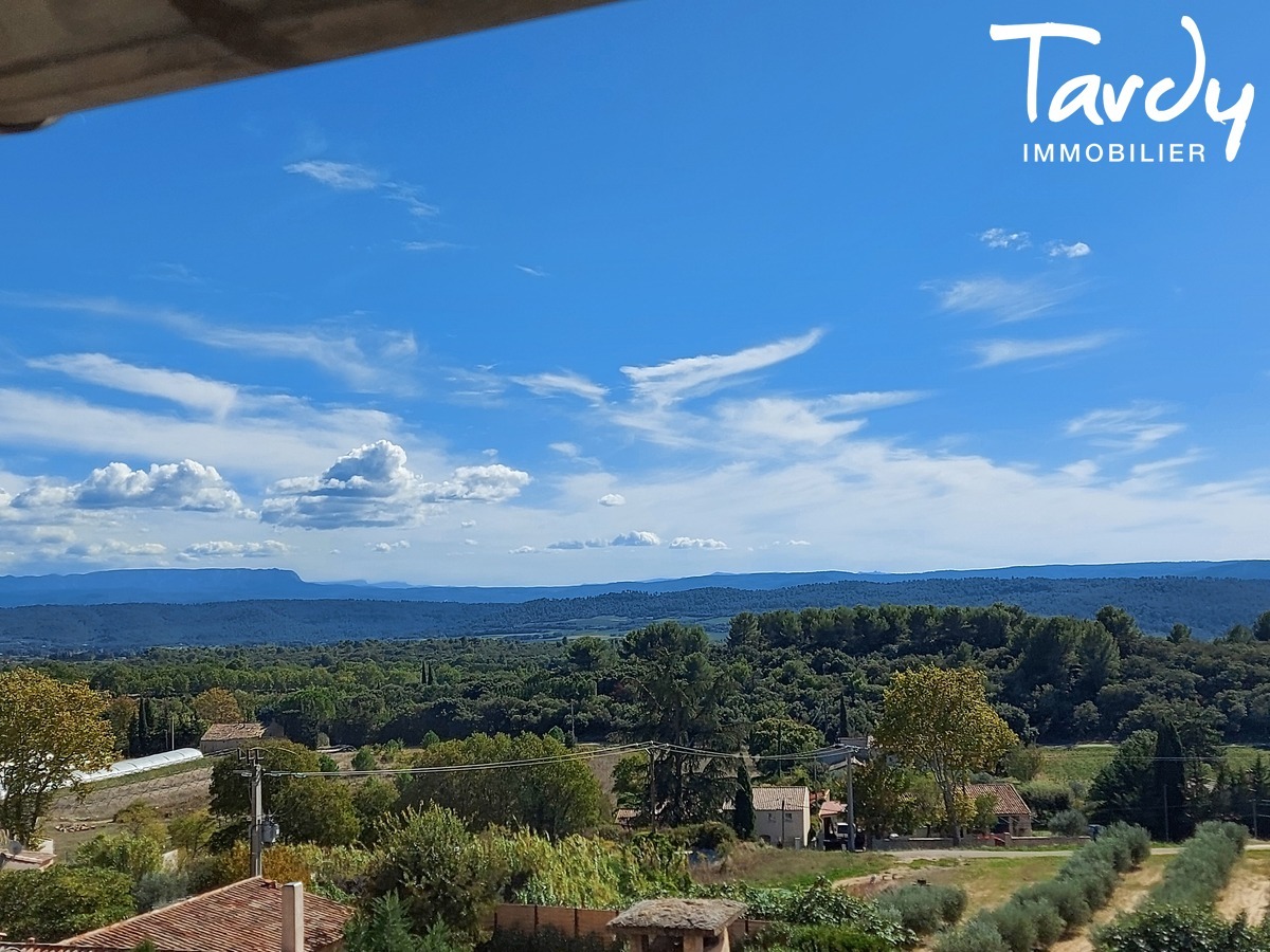 Maison de village en pierre - Centre. Jardin et garage - 84160 VAUGINES - Lourmarin