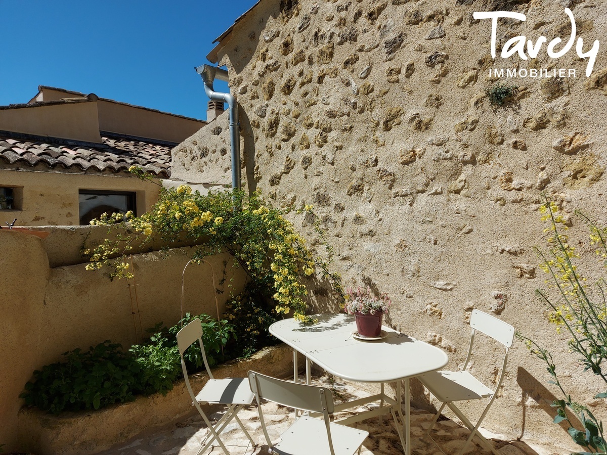 Maison de village en pierre - Centre. Jardin et garage - 84160 VAUGINES - Lourmarin - Maison en pierres Lourmarin