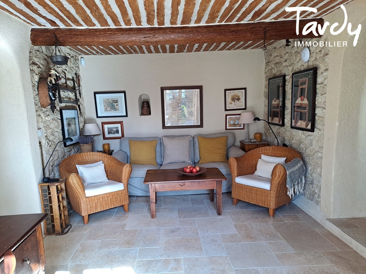 Mas en pierres - au coeur des vignes - 84160 CUCURON - Lourmarin
