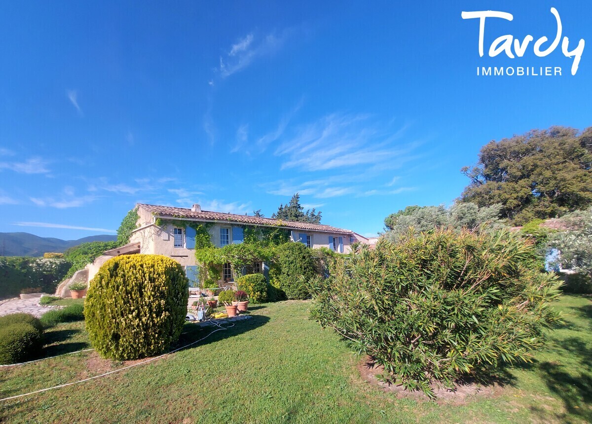Mas en pierres - au coeur des vignes - 84160 CUCURON - Lourmarin