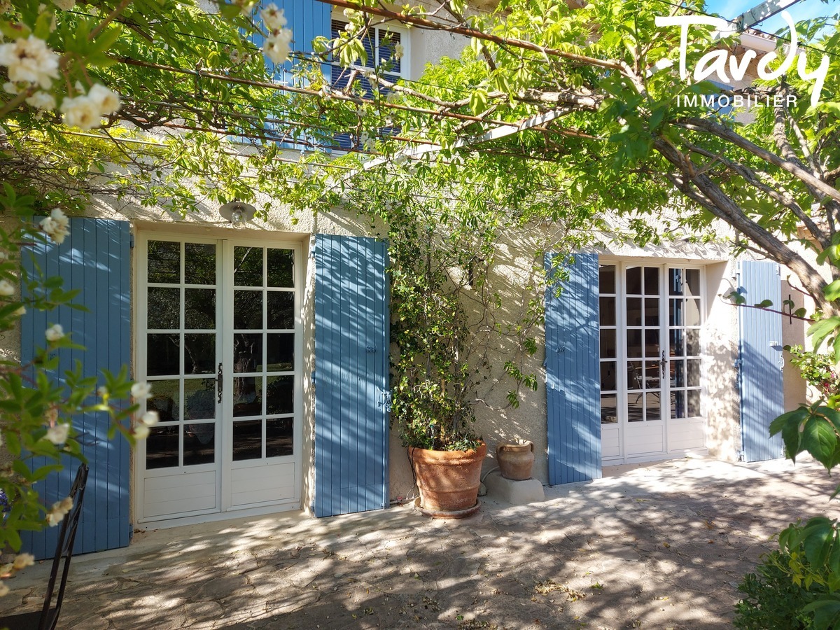 Mas en pierres - au coeur des vignes - 84160 CUCURON - Lourmarin