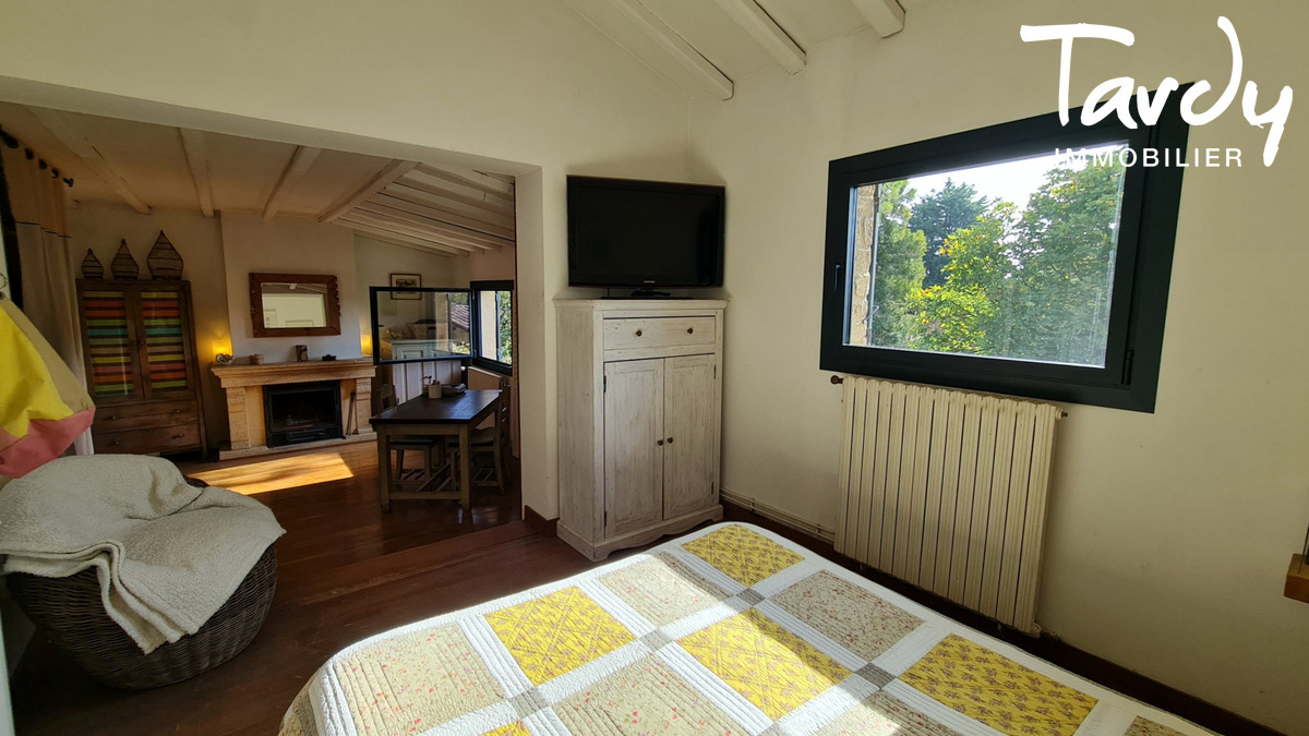 Demeure provenale vue nature - 84000 AVIGNON - Aramon