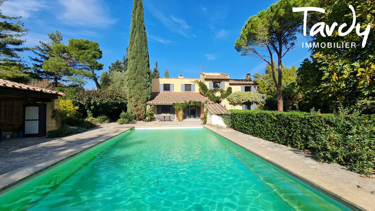 Demeure provenale vue nature - 84000 AVIGNON - Aramon