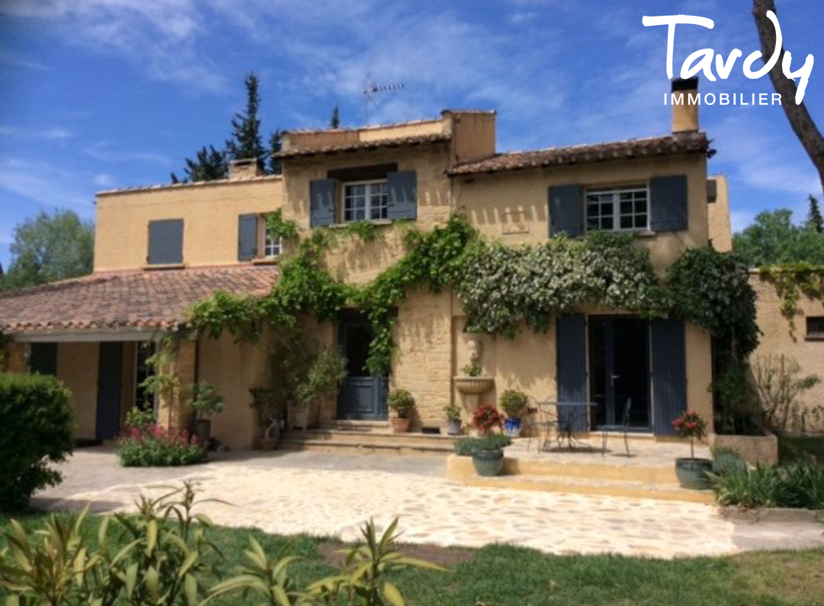 Demeure provenale vue nature - 84000 AVIGNON - Aramon