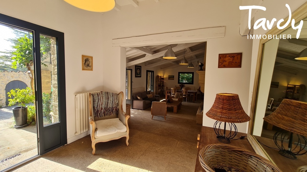 Demeure provenale vue nature - 84000 AVIGNON - Aramon