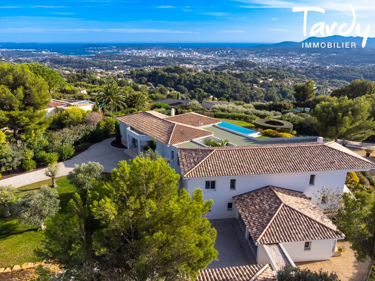 Plain-pied vue mer et collines, terrain plat - 83190 OLLIOULES - Sanary-sur-Mer