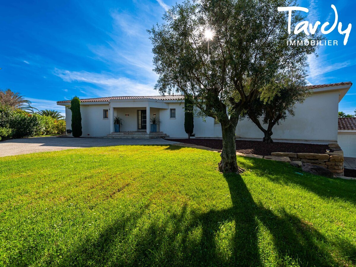 Plain-pied vue mer et collines, terrain plat - 83190 OLLIOULES - Sanary-sur-Mer