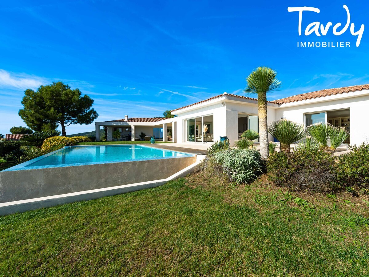 Plain-pied vue mer et collines, terrain plat - 83190 OLLIOULES - Sanary-sur-Mer