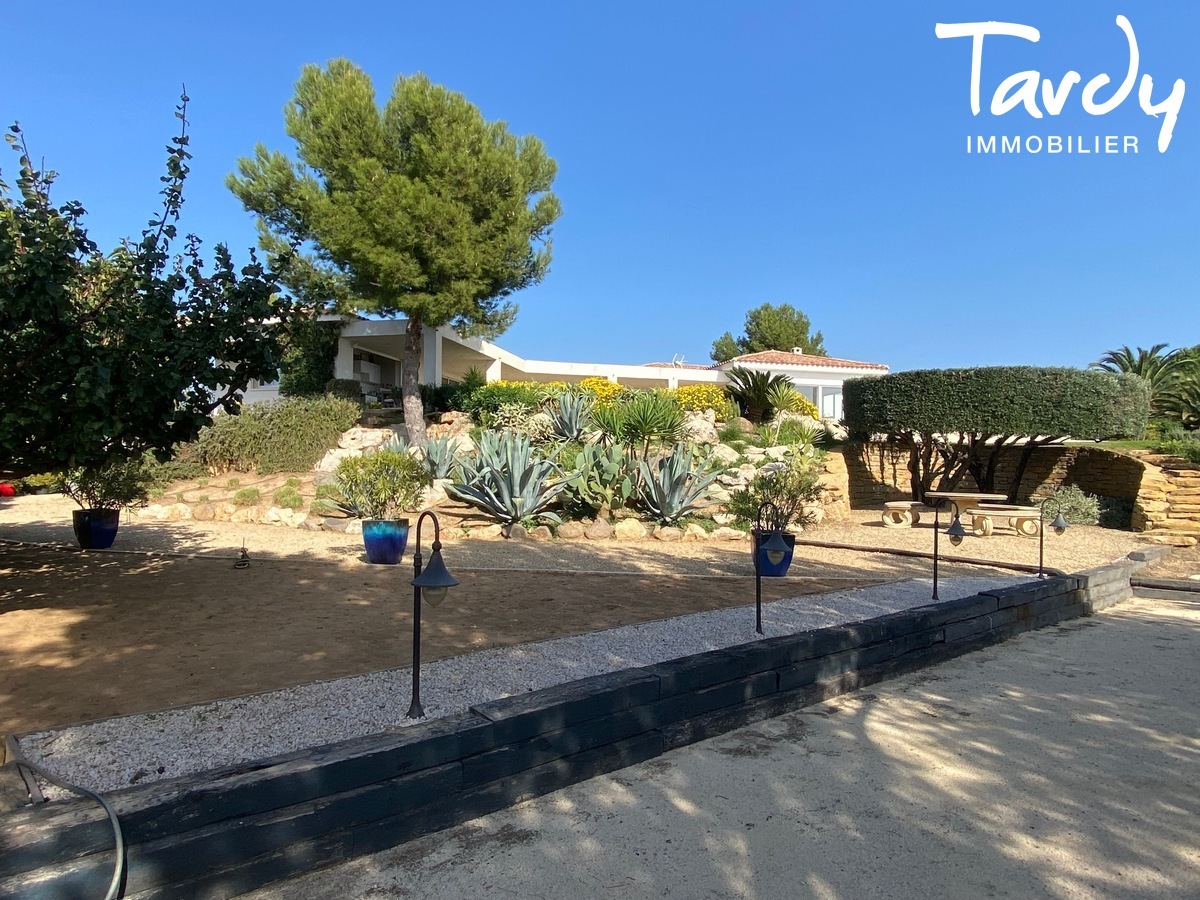 Plain-pied vue mer et collines, terrain plat - 83190 OLLIOULES - Sanary-sur-Mer