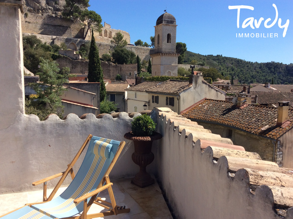 Bastide de village avec jardin et vue - 13150 BOULBON - Avignon - Mas en pierre, village de Boulon, vue sur le village