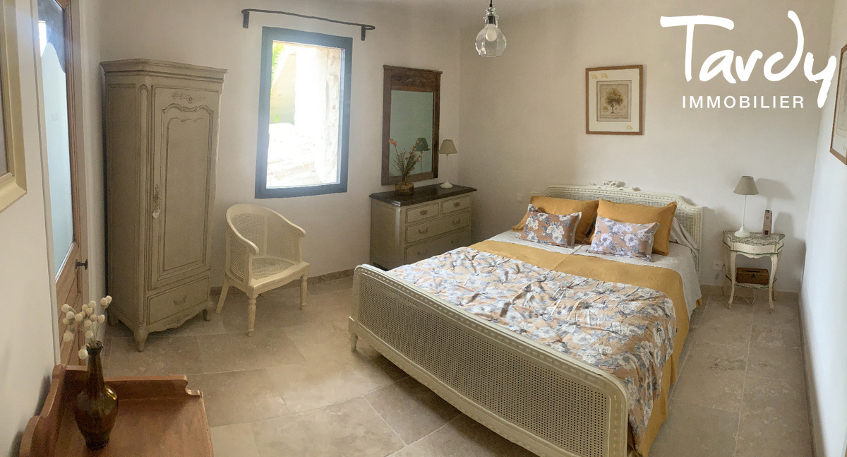 Bastide de village avec jardin et vue - 13150 BOULBON - Avignon - Mas en pierre, village de Boulon, Alpilles, chambre d'hte