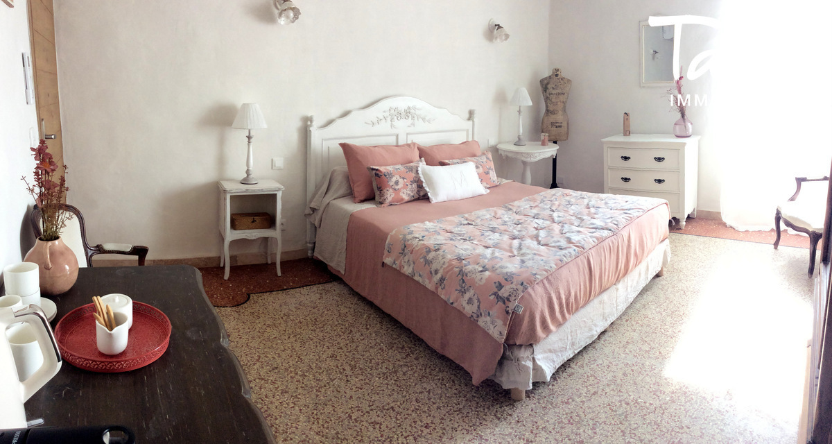 Bastide de village avec jardin et vue - 13150 BOULBON - Avignon - Mas en pierre, village de Boulon, Proche Avignon, suite parentale rose