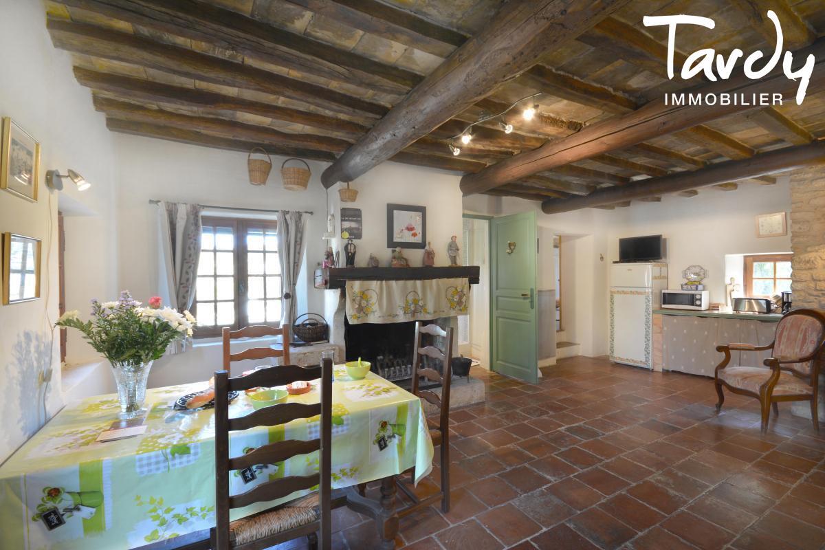 Proprit de caractre du 18me au coeur du Luberon  84480 BUOUX - Buoux