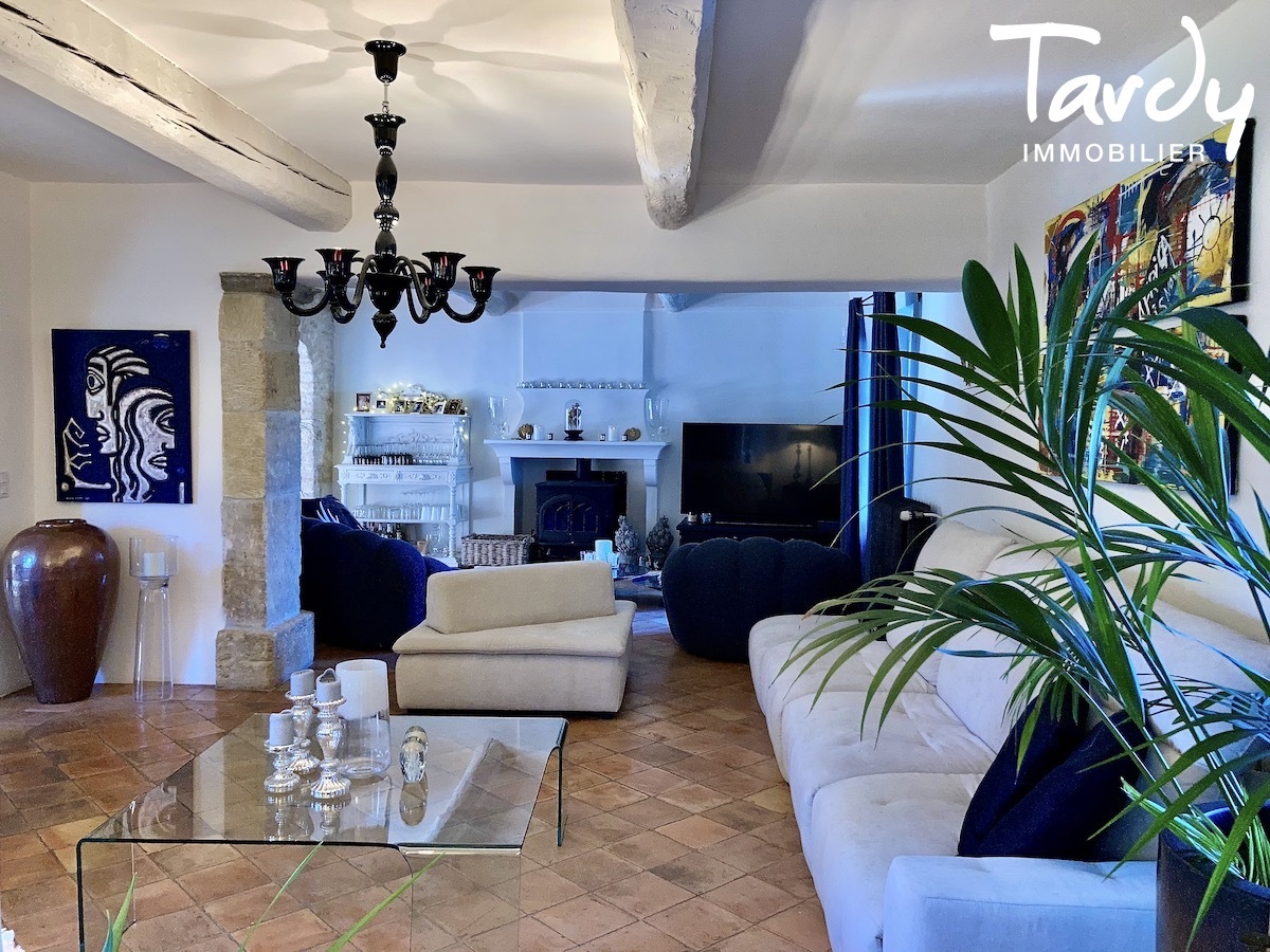 Proprit de charme au coeur du triangle d'or - 84560 MENERBES - Goult - PROPRIETE DE LUXE LUBERON 84560 MENERBES